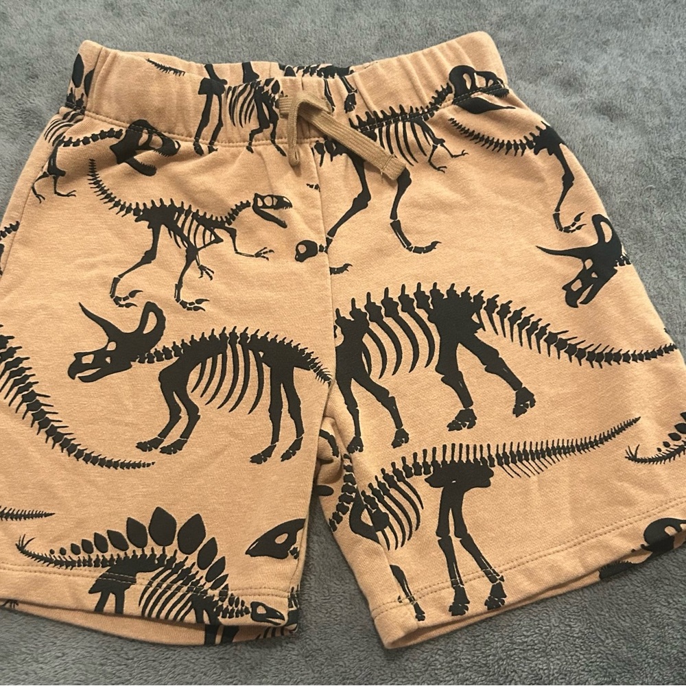 H&M Tan Dinosaur Print Shorts Relaxed Fit